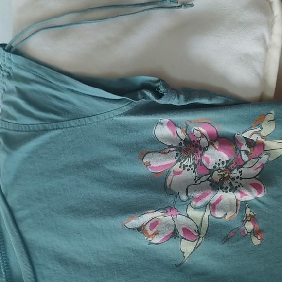 T-shirt - Picture 2 of 2